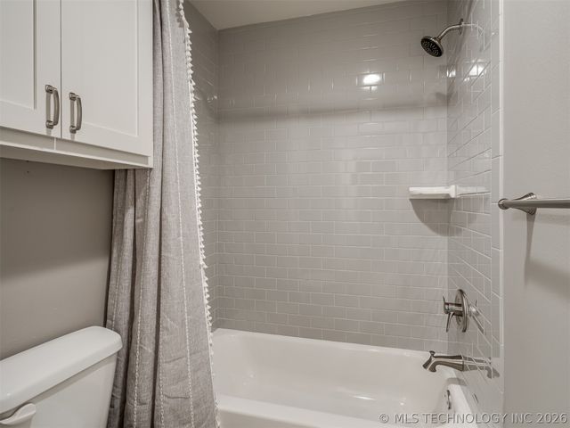 120 E 128th Place S, Jenks, OK 74037