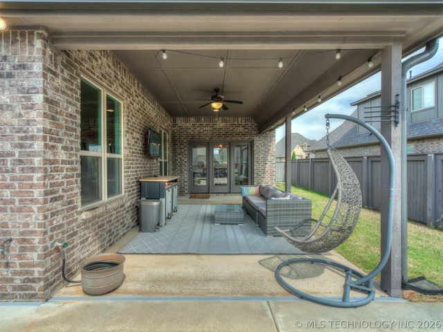 120 E 128th Place S, Jenks, OK 74037