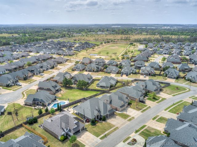 120 E 128th Place S, Jenks, OK 74037