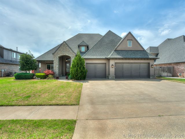 120 E 128th Place S, Jenks, OK 74037