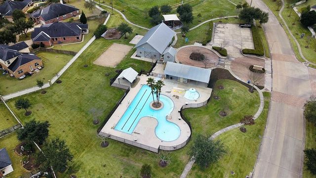 102 Water Bluff Lane, Richmond, TX 77406