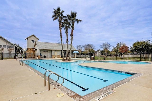 102 Water Bluff Lane, Richmond, TX 77406