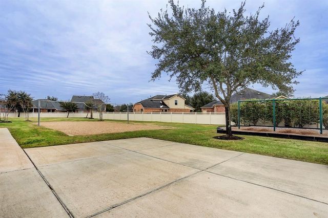 102 Water Bluff Lane, Richmond, TX 77406