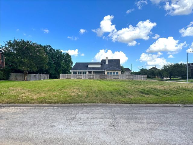 102 Water Bluff Lane, Richmond, TX 77406
