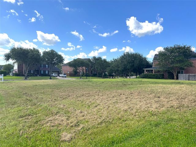 102 Water Bluff Lane, Richmond, TX 77406