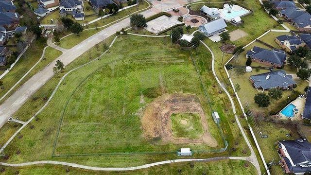 102 Water Bluff Lane, Richmond, TX 77406