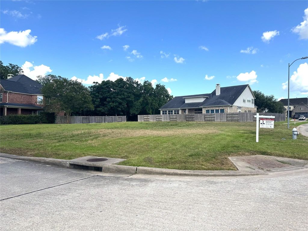 102 Water Bluff Lane, Richmond, TX 77406