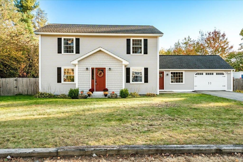 11 Palomino Lane, Bedford, NH 03110