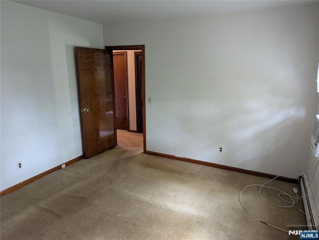 84 Oakdene Avenue, Cliffside Park, NJ 07010