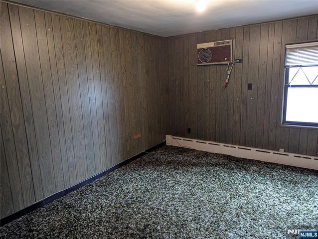 84 Oakdene Avenue, Cliffside Park, NJ 07010