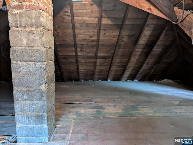 84 Oakdene Avenue, Cliffside Park, NJ 07010