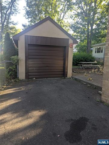 84 Oakdene Avenue, Cliffside Park, NJ 07010