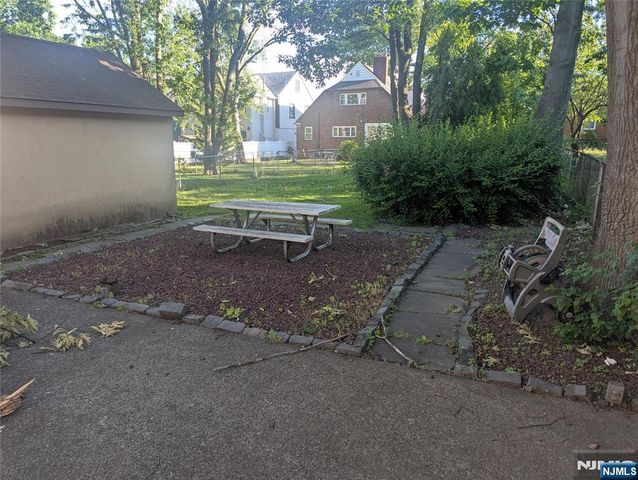 84 Oakdene Avenue, Cliffside Park, NJ 07010