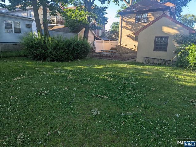84 Oakdene Avenue, Cliffside Park, NJ 07010