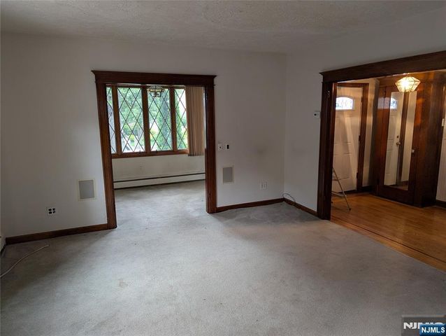 84 Oakdene Avenue, Cliffside Park, NJ 07010