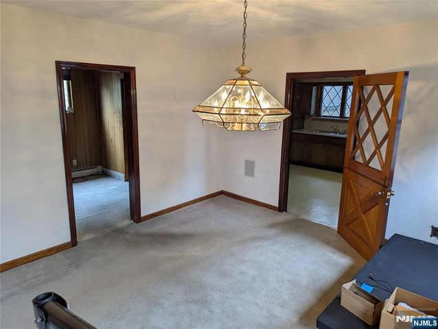 84 Oakdene Avenue, Cliffside Park, NJ 07010