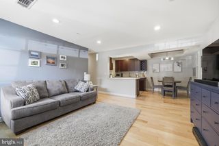 5700 CHAPMAN MILL DR #130, Rockville, MD 20852