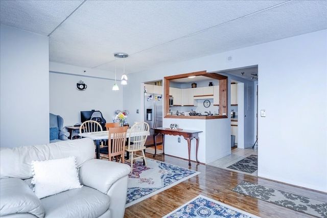 200 Cove Way 909, Quincy, MA 02169