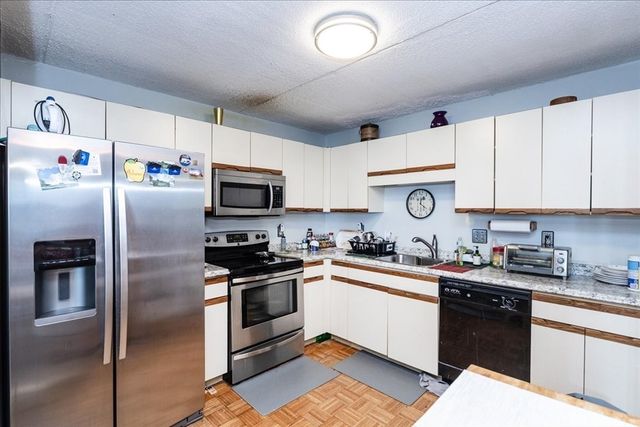 200 Cove Way 909, Quincy, MA 02169