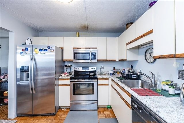 200 Cove Way 909, Quincy, MA 02169