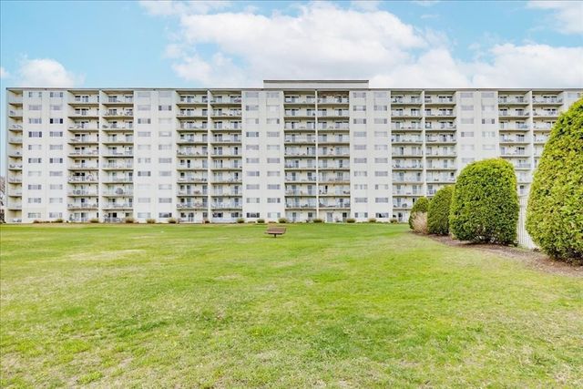 200 Cove Way 909, Quincy, MA 02169
