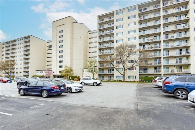 200 Cove Way 909, Quincy, MA 02169