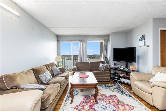 200 Cove Way 909, Quincy, MA 02169