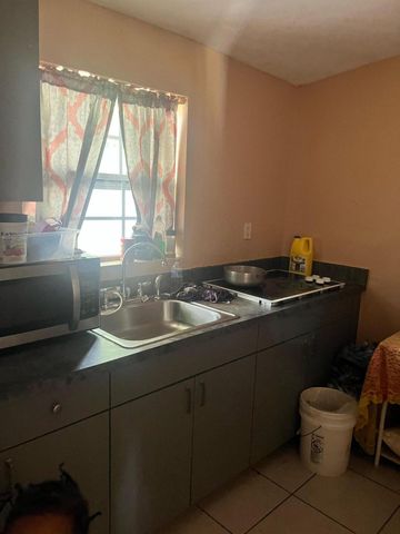 4730 NE 2nd Avenue NE, Deerfield Beach, FL 33064