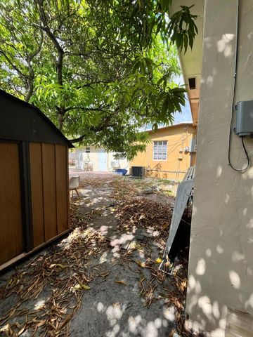 4730 NE 2nd Avenue NE, Deerfield Beach, FL 33064