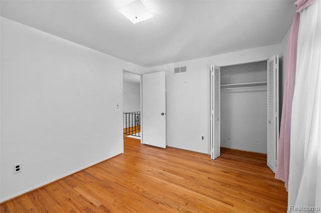 42990 Arlington Road, Canton, MI 48187