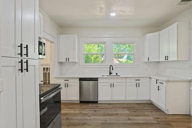 64 E Noble St, Stockton, CA 95204