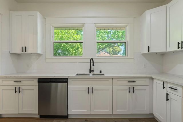 64 E Noble St, Stockton, CA 95204