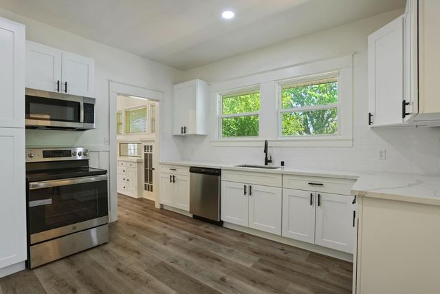 64 E Noble St, Stockton, CA 95204