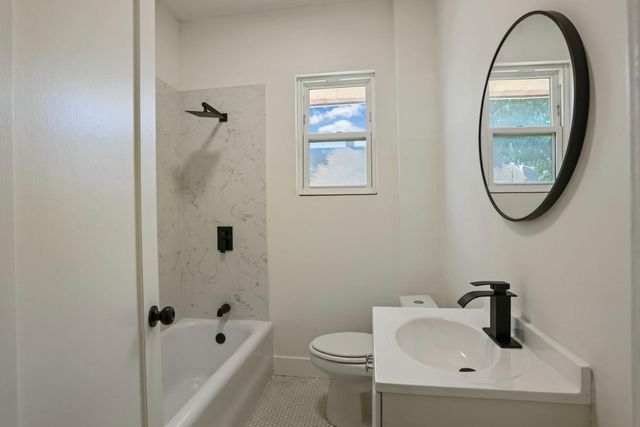 64 E Noble St, Stockton, CA 95204