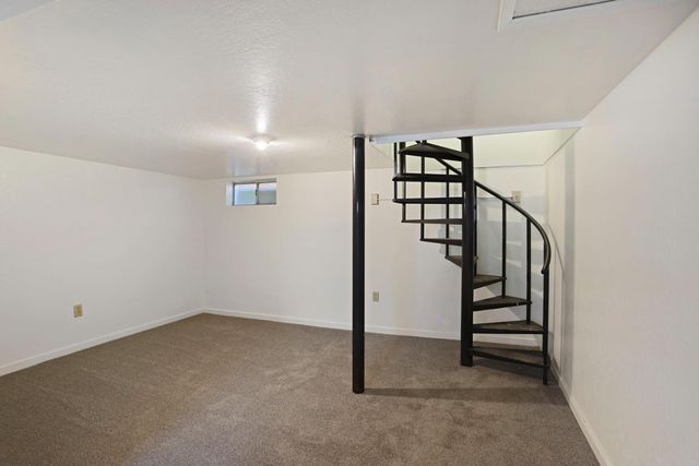 64 E Noble St, Stockton, CA 95204