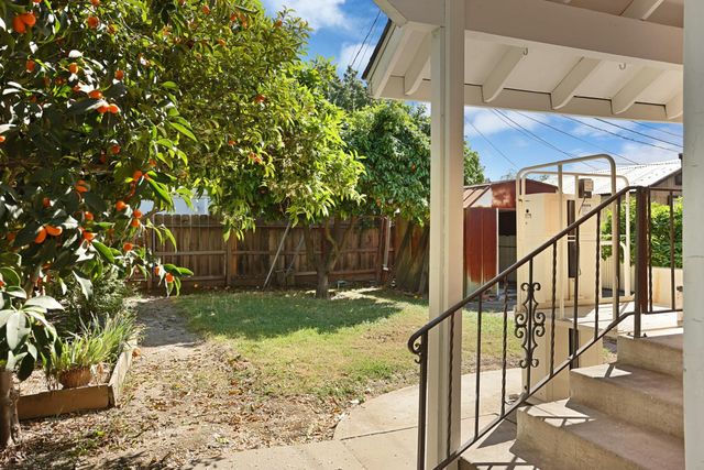 64 E Noble St, Stockton, CA 95204