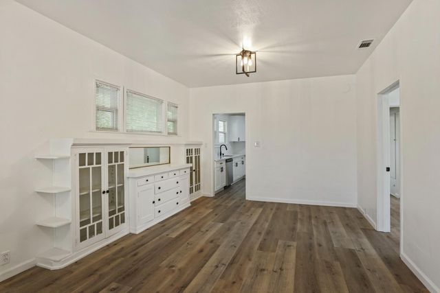 64 E Noble St, Stockton, CA 95204