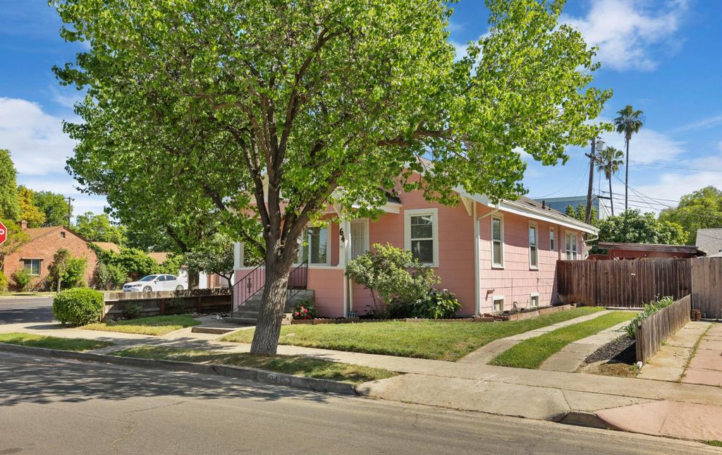 64 E Noble St, Stockton, CA 95204