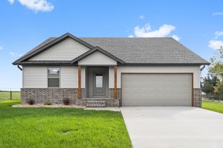 356 N Oak Avenue, Sparta, MO 65753