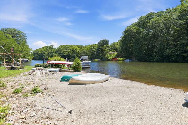 627 W Hemphill Drive, Nineveh, IN 46164