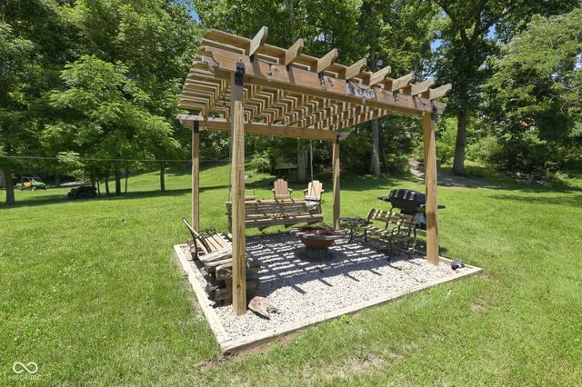 627 W Hemphill Drive, Nineveh, IN 46164