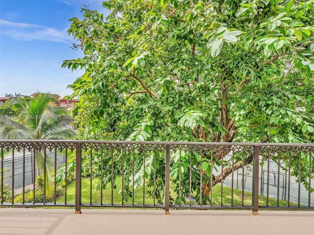 620 Tennis Club Dr 306, Fort Lauderdale, FL 33311