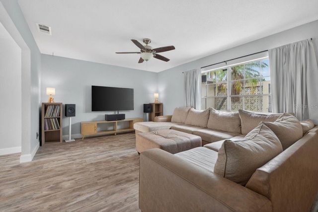 4724 SOAPSTONE DRIVE, Tampa, FL 33615