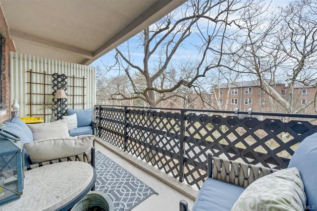 620 Pelham Road 4H, New Rochelle, NY 10805