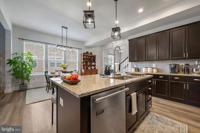 2843 TOWN VIEW CIR, New Windsor, MD 21776
