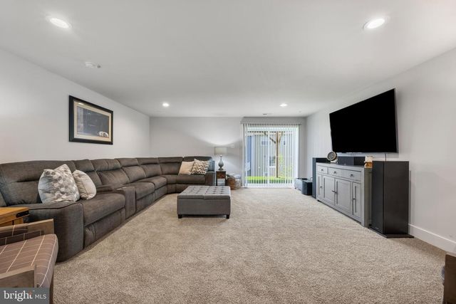 2843 TOWN VIEW CIR, New Windsor, MD 21776