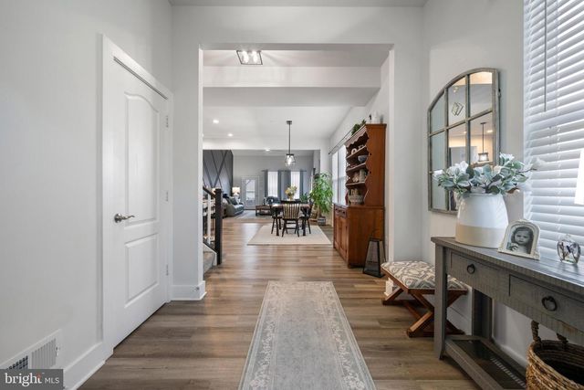 2843 TOWN VIEW CIR, New Windsor, MD 21776