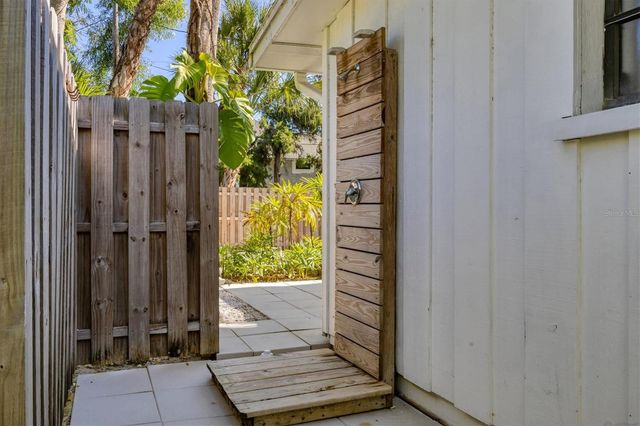 445 REID STREET, Sarasota, FL 34242