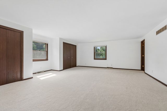 5017 Kenneth Drive, Crystal Lake, IL 60014