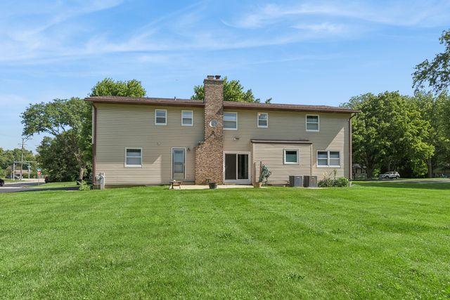 5017 Kenneth Drive, Crystal Lake, IL 60014